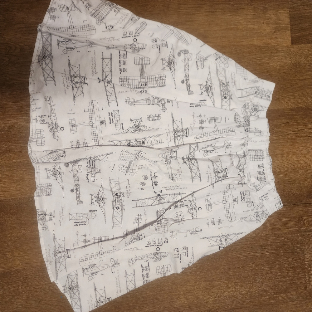 Retrolicious White Skirt with Black Sketch Design